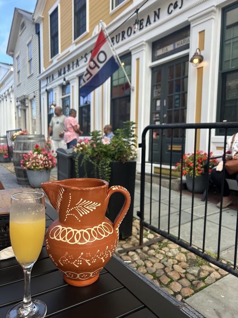 Tia Maria's European Café