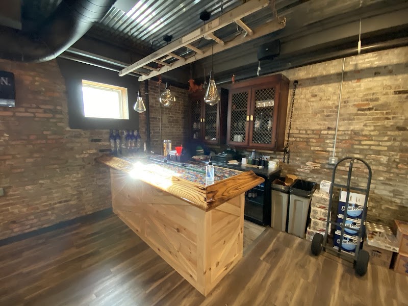 Ugly Duckling Restaurant & Bar